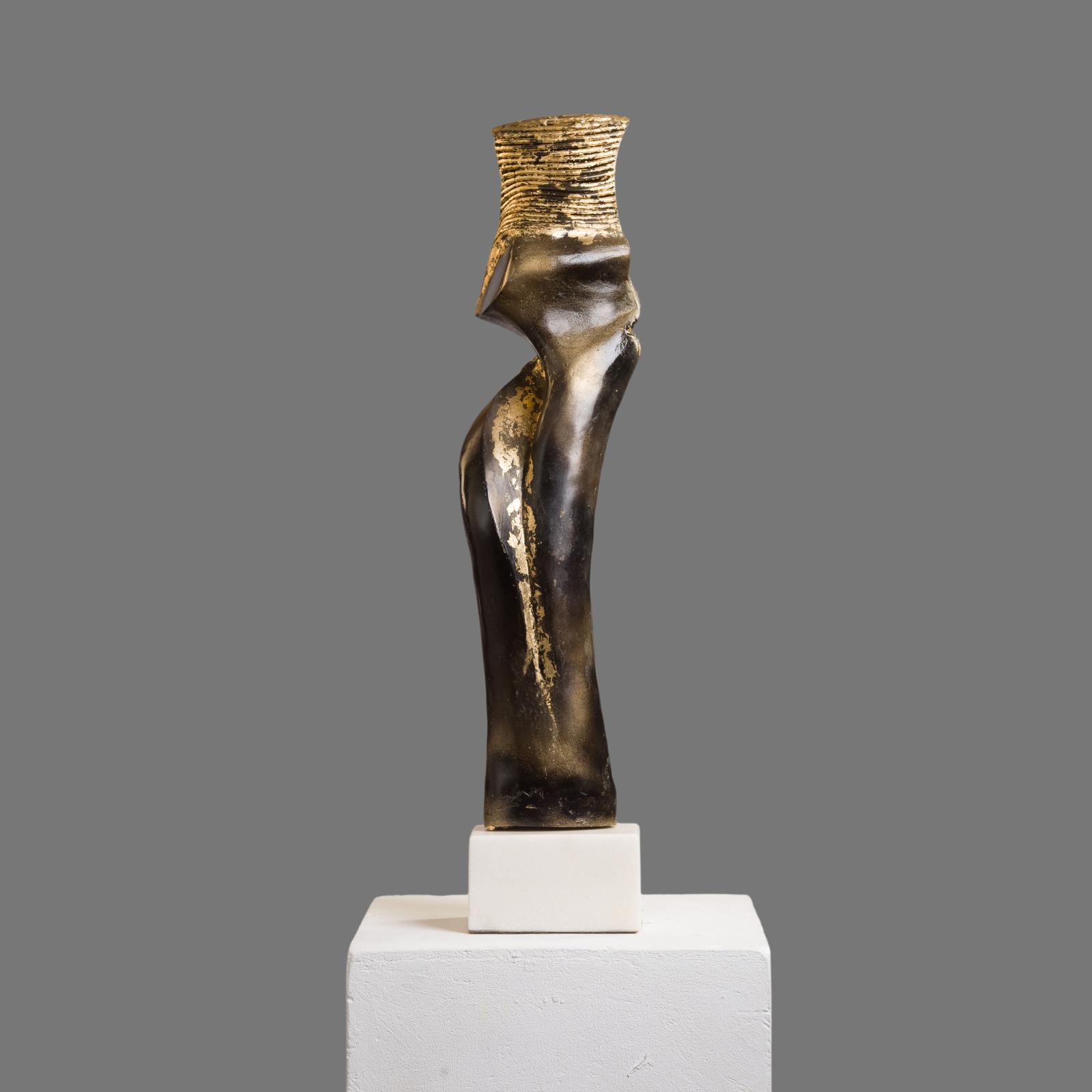 DOAMNA%20DE%20AUR%20-%20V%20LAZAR