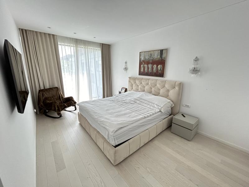 m_ccc8c1e2e6e144199de2f1adb711902d