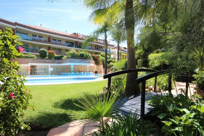 m_resales_12