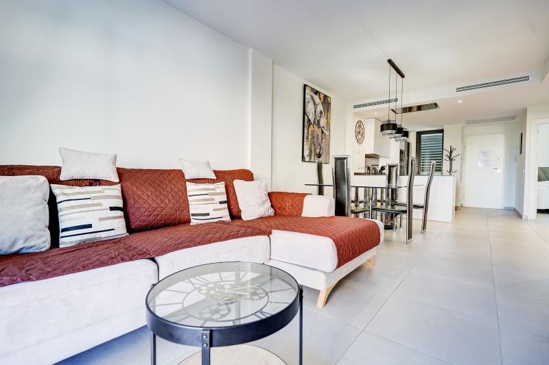 m_resales_2