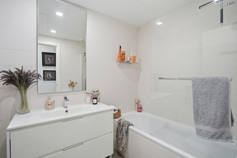 m_resales_19