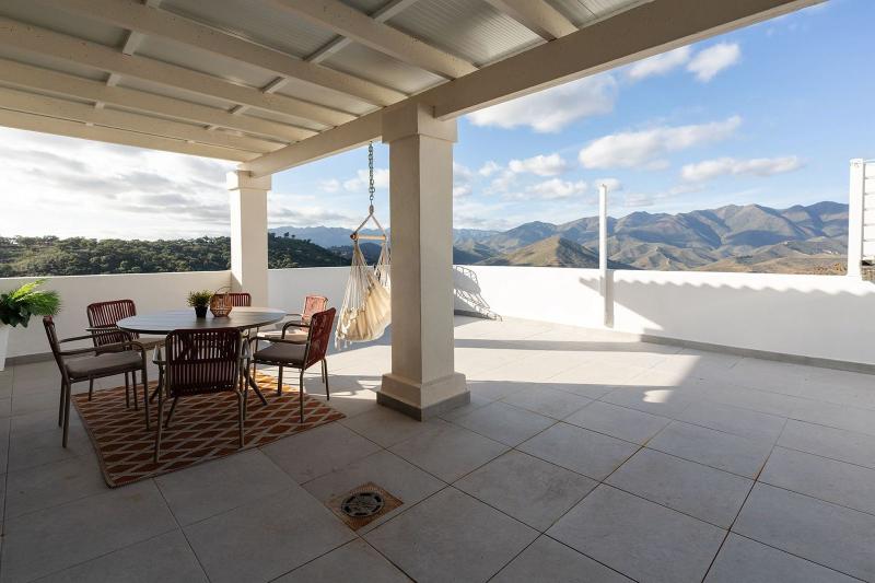 m_resales_1