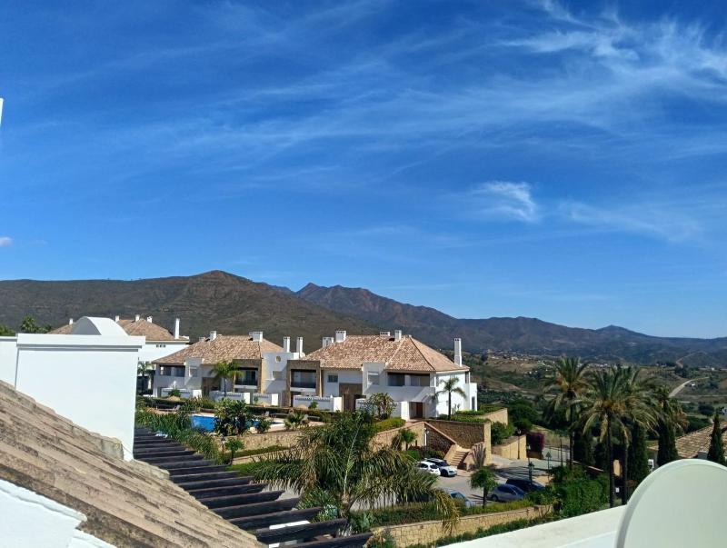 m_resales_1