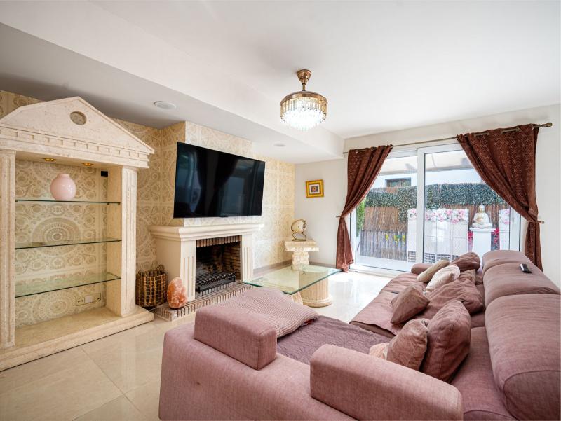 m_resales_11