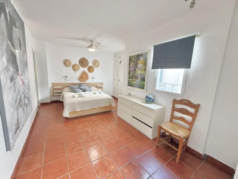 m_resales_10