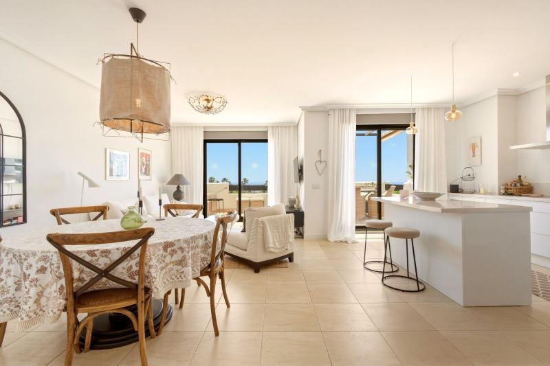 m_resales_6
