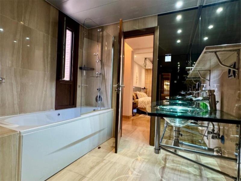 m_resales_19
