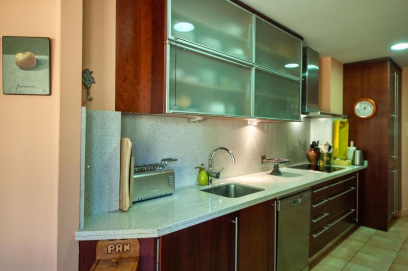 m_resales_13