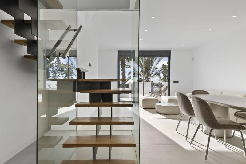 m_resales_12