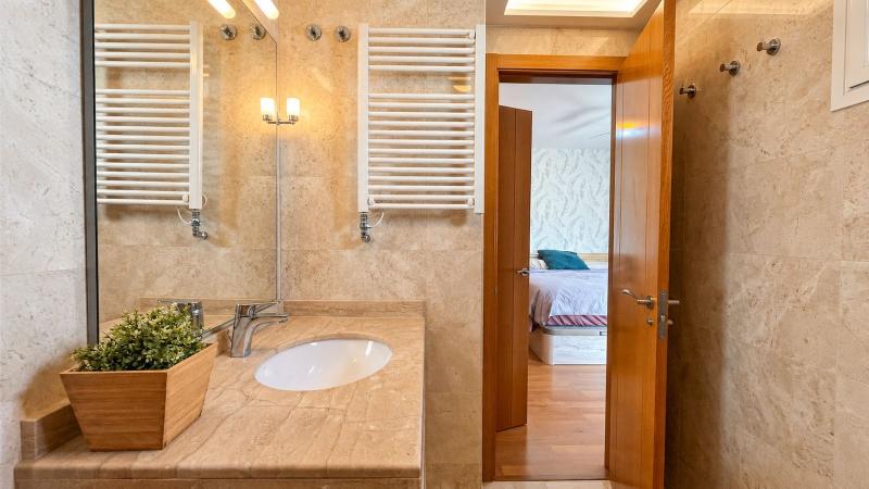 m_resales_7