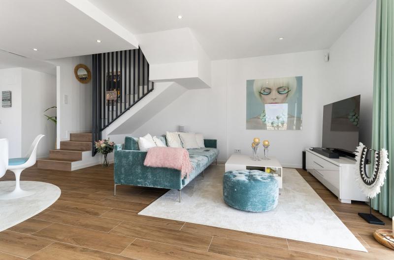 m_resales_9