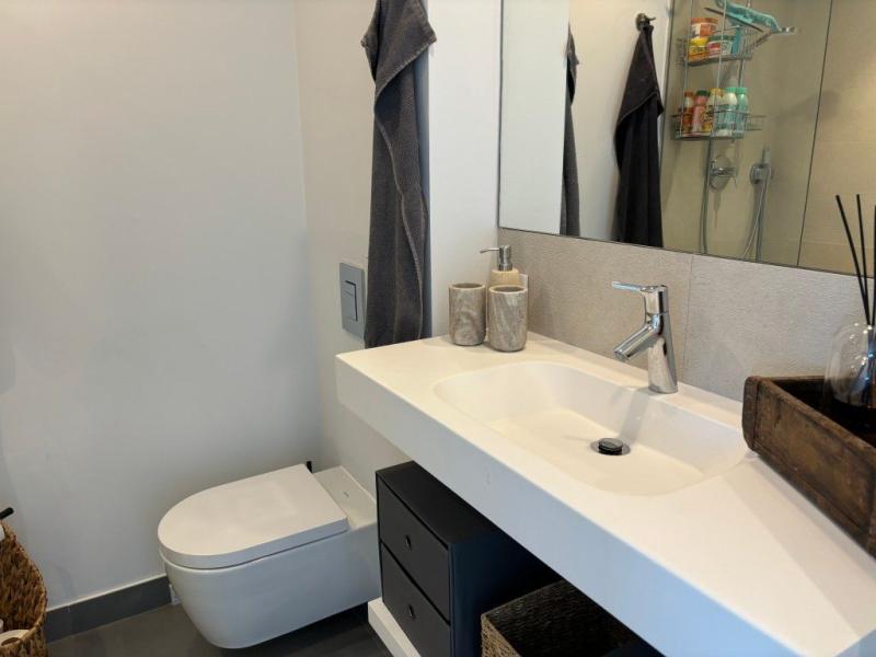 m_resales_15