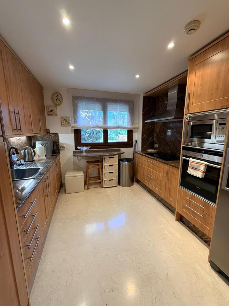 m_resales_9