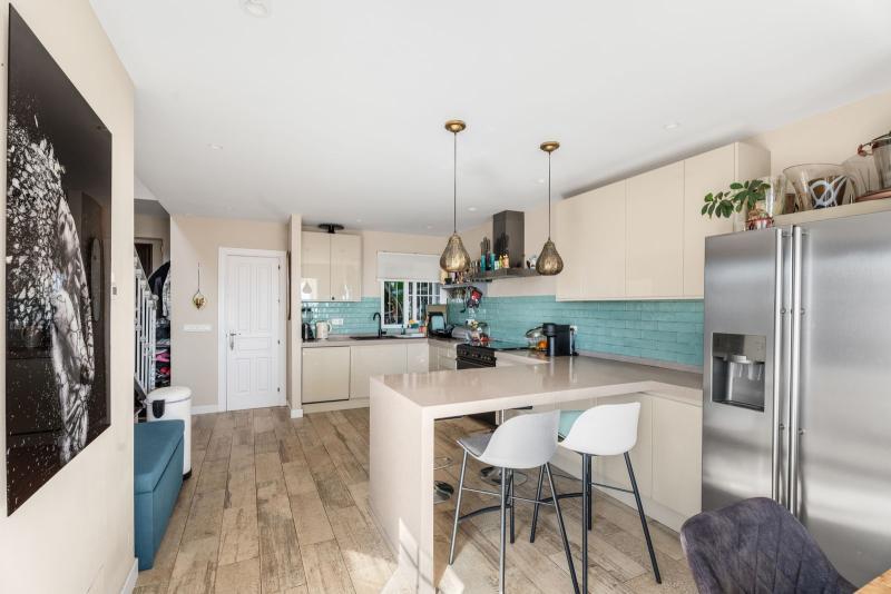 m_resales_5