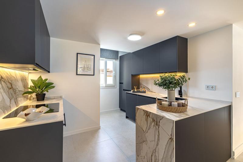 m_resales_12