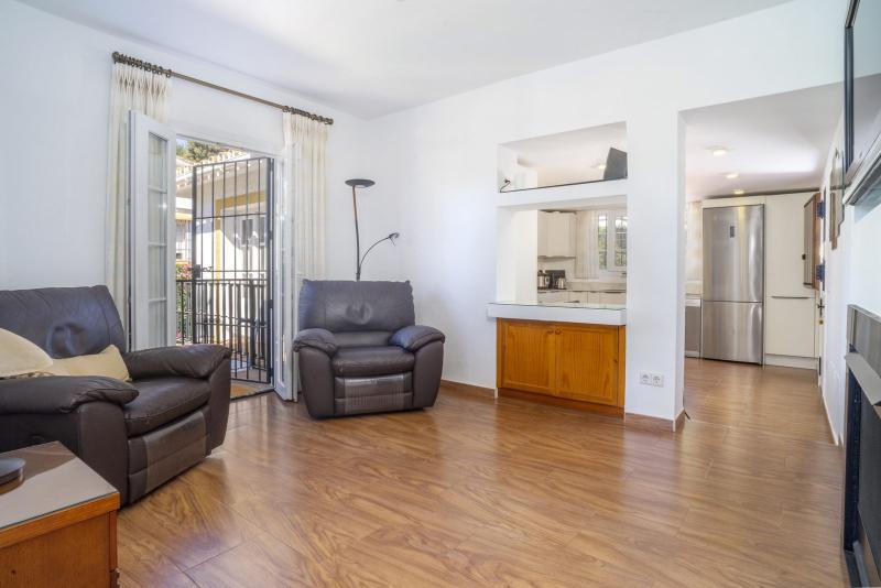 m_resales_12