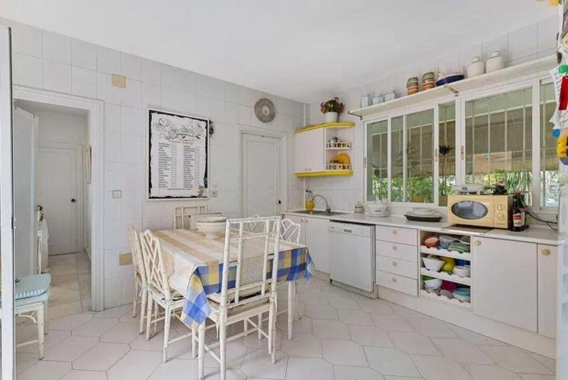 m_resales_12