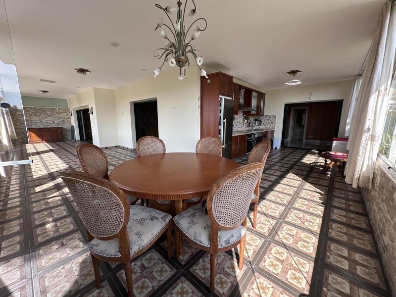 m_resales_18