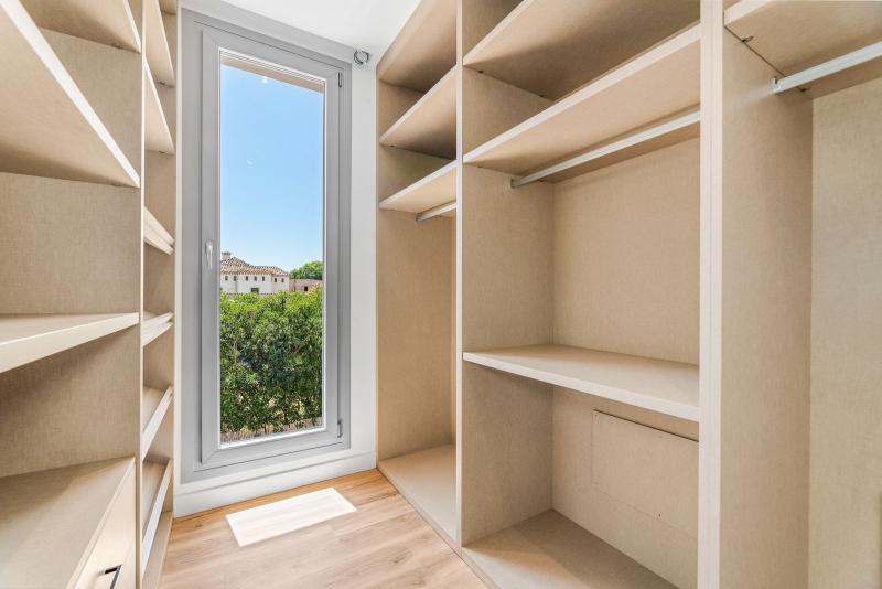 m_resales_18