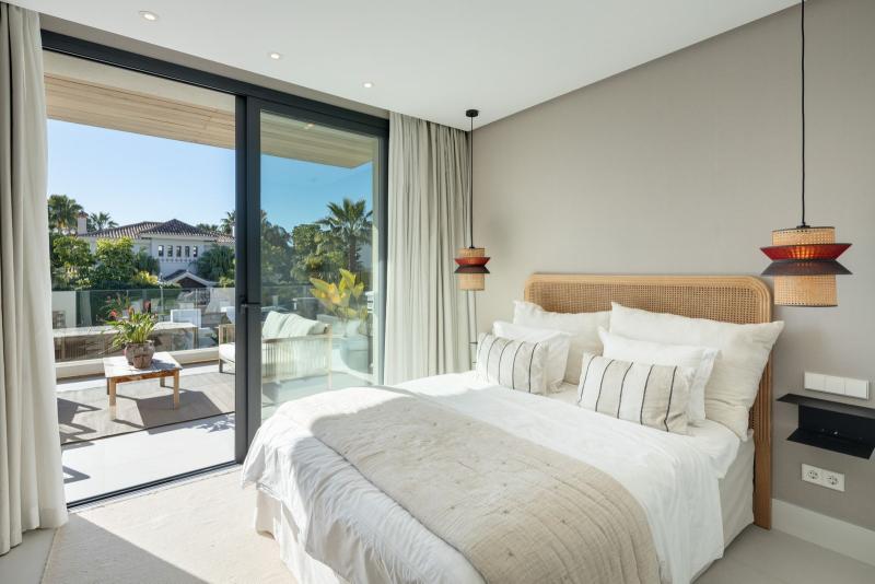 m_resales_15