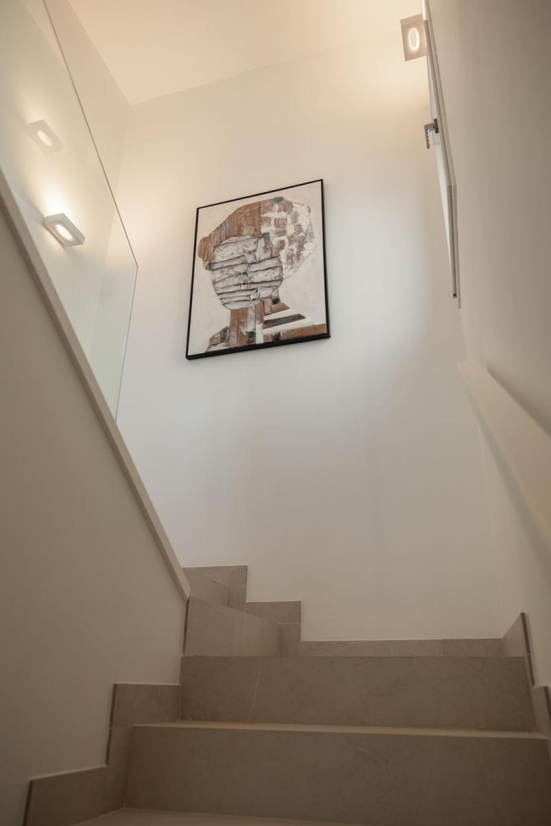 m_resales_7