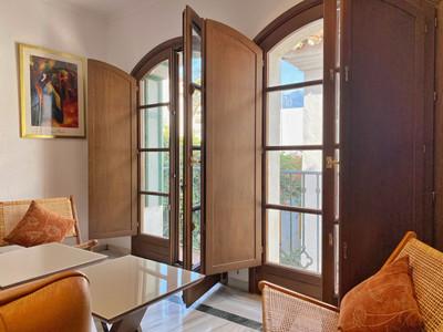 m_resales_12