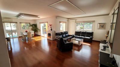m_resales_18