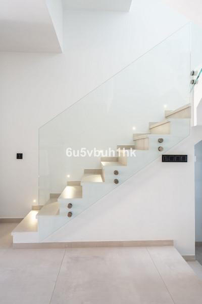 m_resales_18