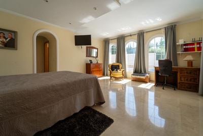 m_resales_4
