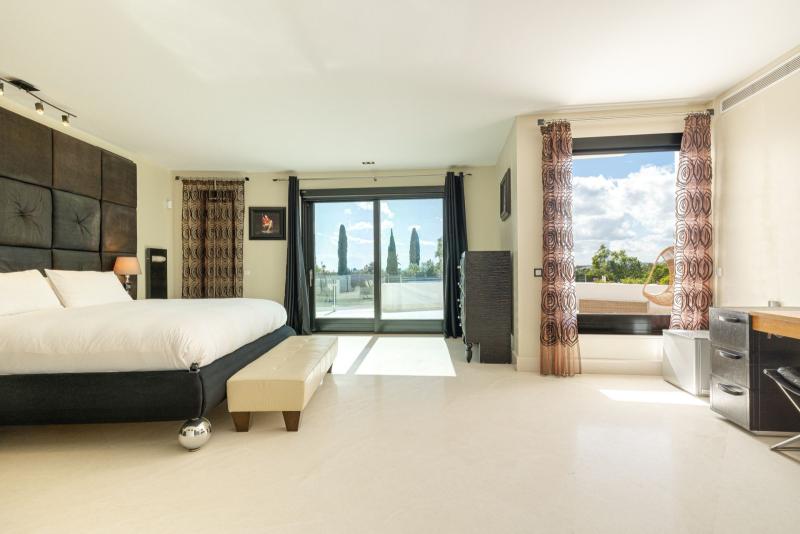 m_953a9589e94975492eac9830383ea391