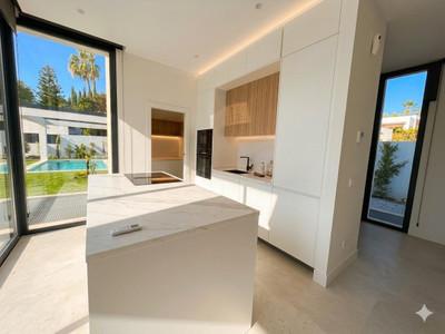 m_resales_12