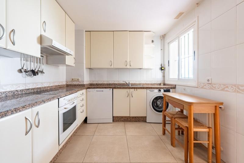 m_45f337952acc2588707f47b09f605299