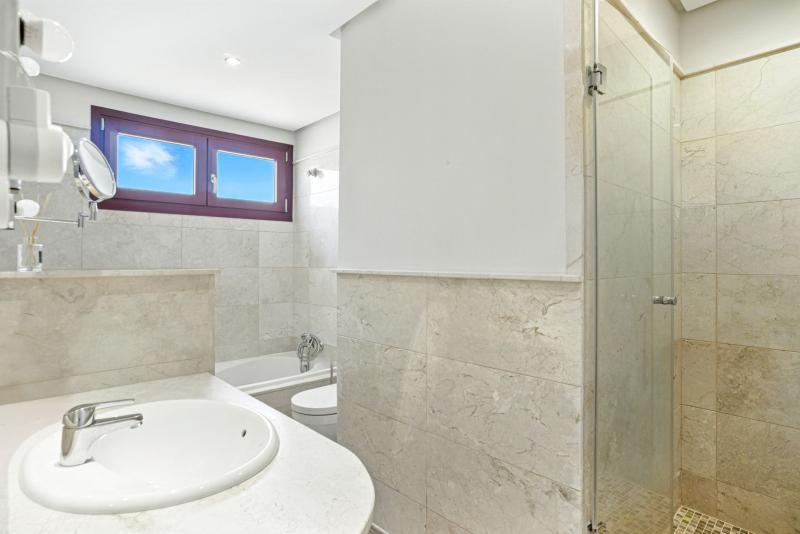 m_2cc84bcf70849b36e2f7d78307933519