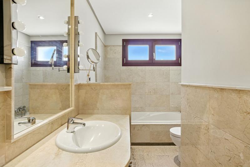 m_5f7eb5f627583ff195fe5d4f9b1864d6