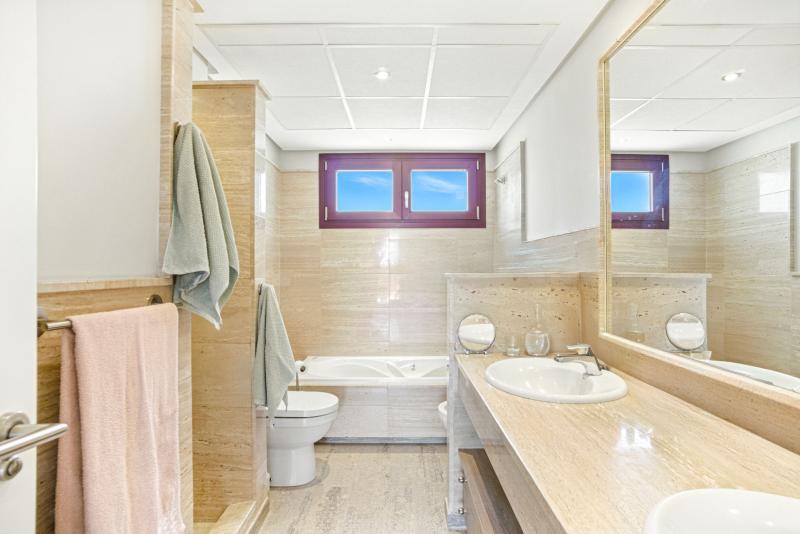 m_6217f618f1135d8f04ac7346aacd0f4b