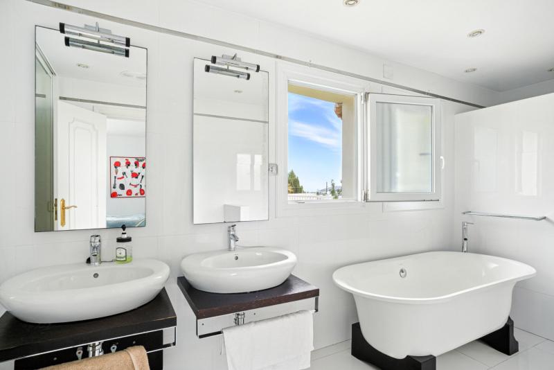 m_8abbf77ea8bee2c94272130e7fdfffea