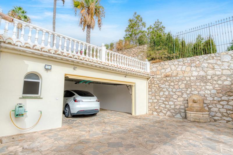 m_b854c2fdd8eb3cd81625cd2dca532e47