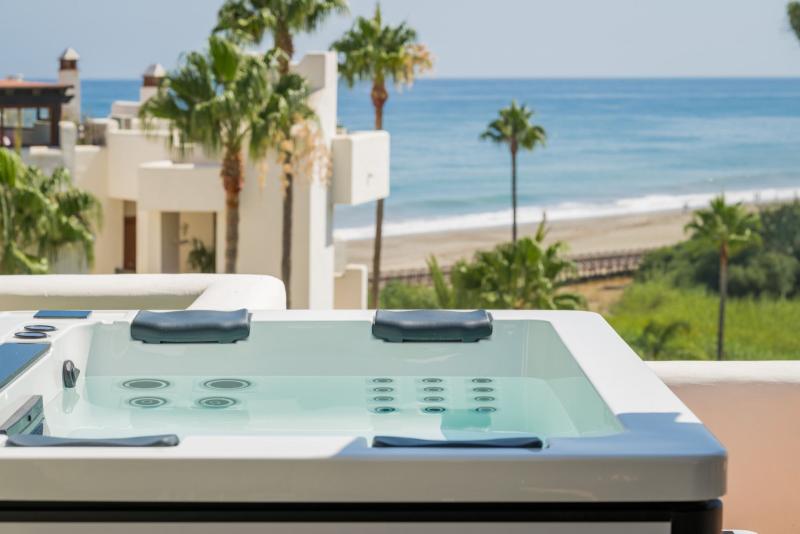 m_73d970cc57fb7b40044c1b36a28ff785