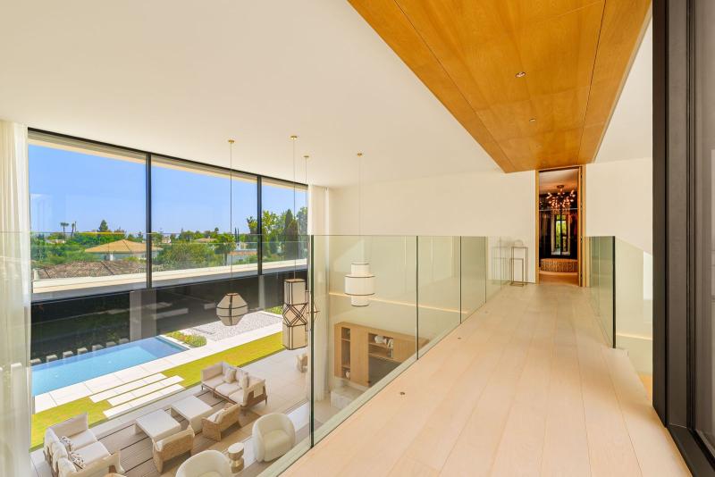 m_resales_11