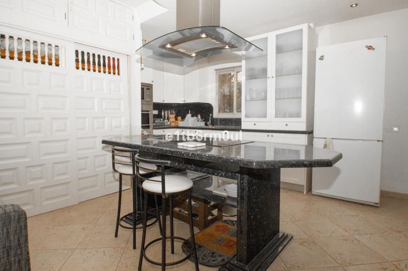 m_resales_18